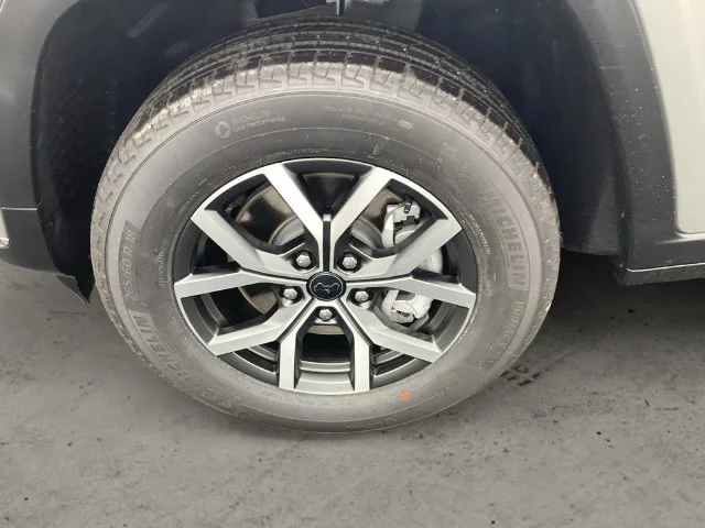 New 2027 Gray Jeep L LAREDO X 4X4 image 14