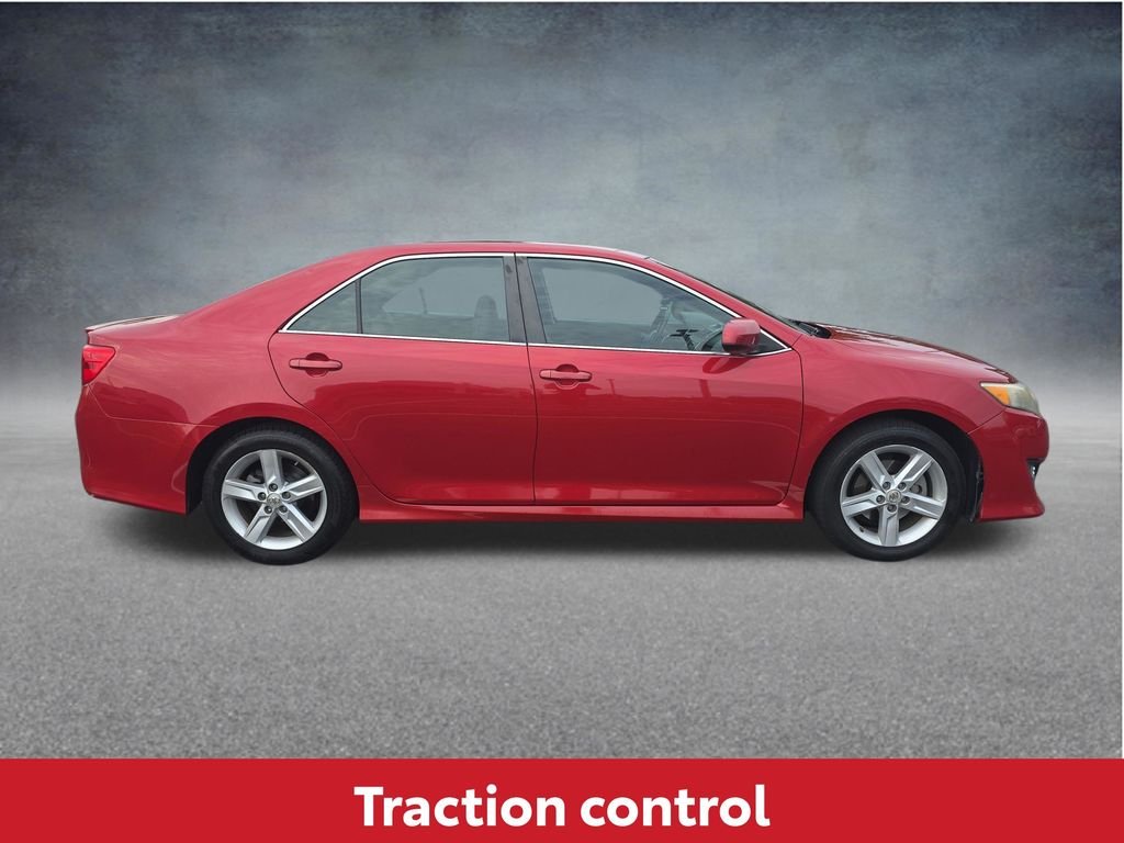 Used 2014 Red Toyota SE image 4