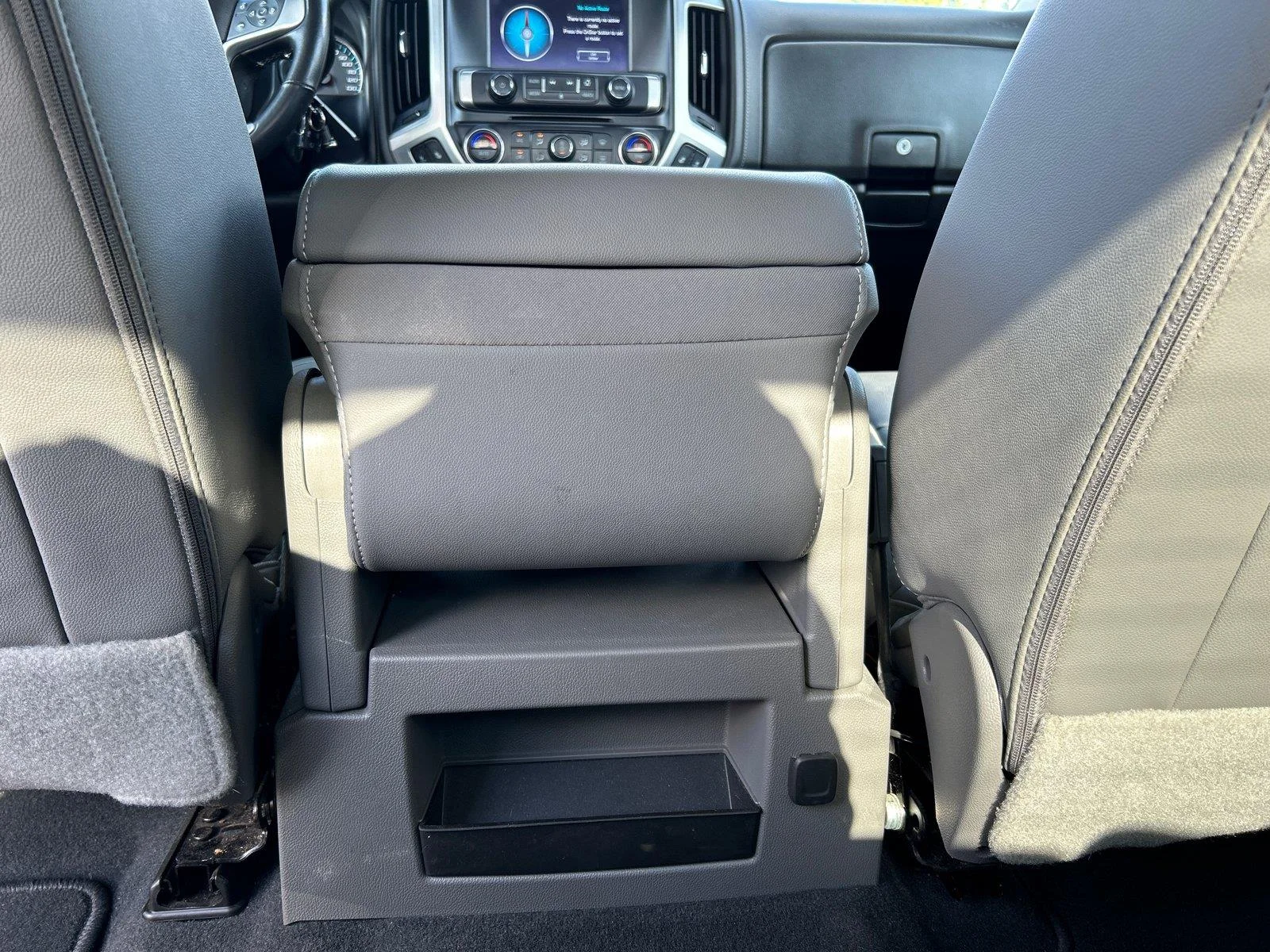 Used 2018 ONYX BLACK GMC SLT image 32
