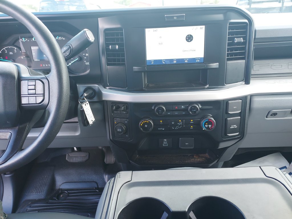 Used 2025 White Ford XL image 20