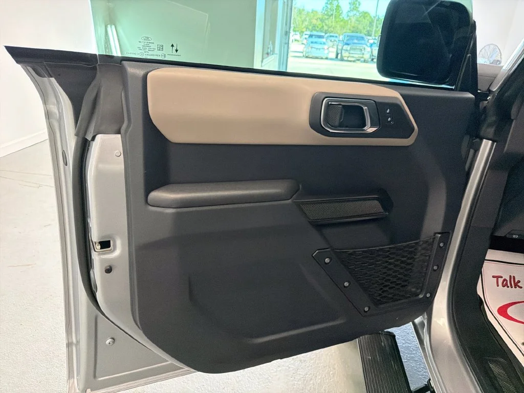 Used 2024 Silver Ford Wildtrak image 11