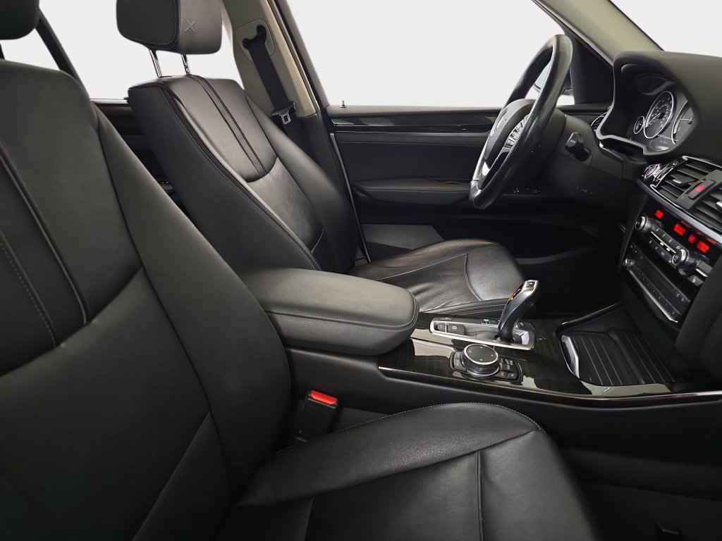 Used 2016 Glacier Silver Metallic BMW xDrive28d image 10