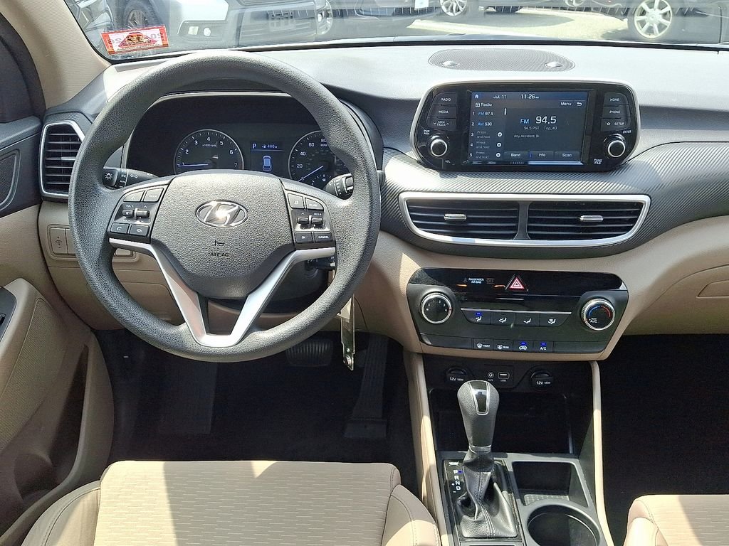 Used 2019 White Hyundai SE image 11