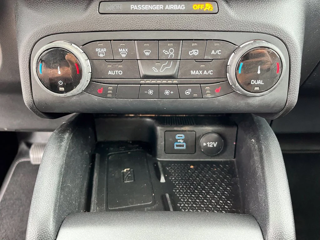 Used 2022 White Ford Badlands image 27