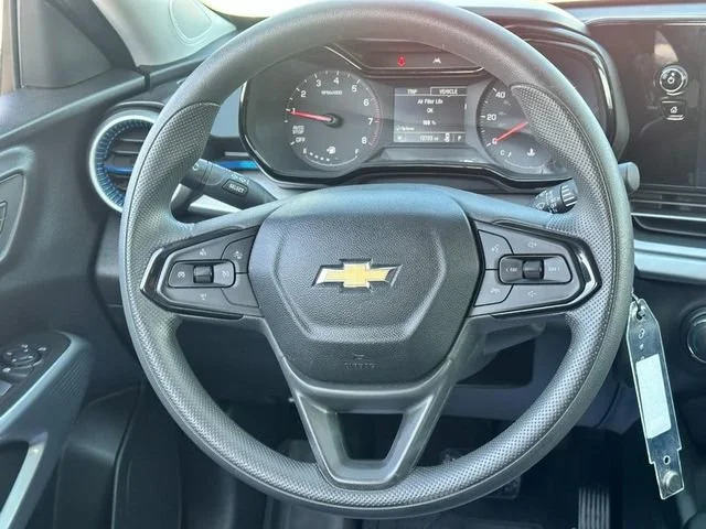 Used 2025 Summit White Chevrolet LS image 12