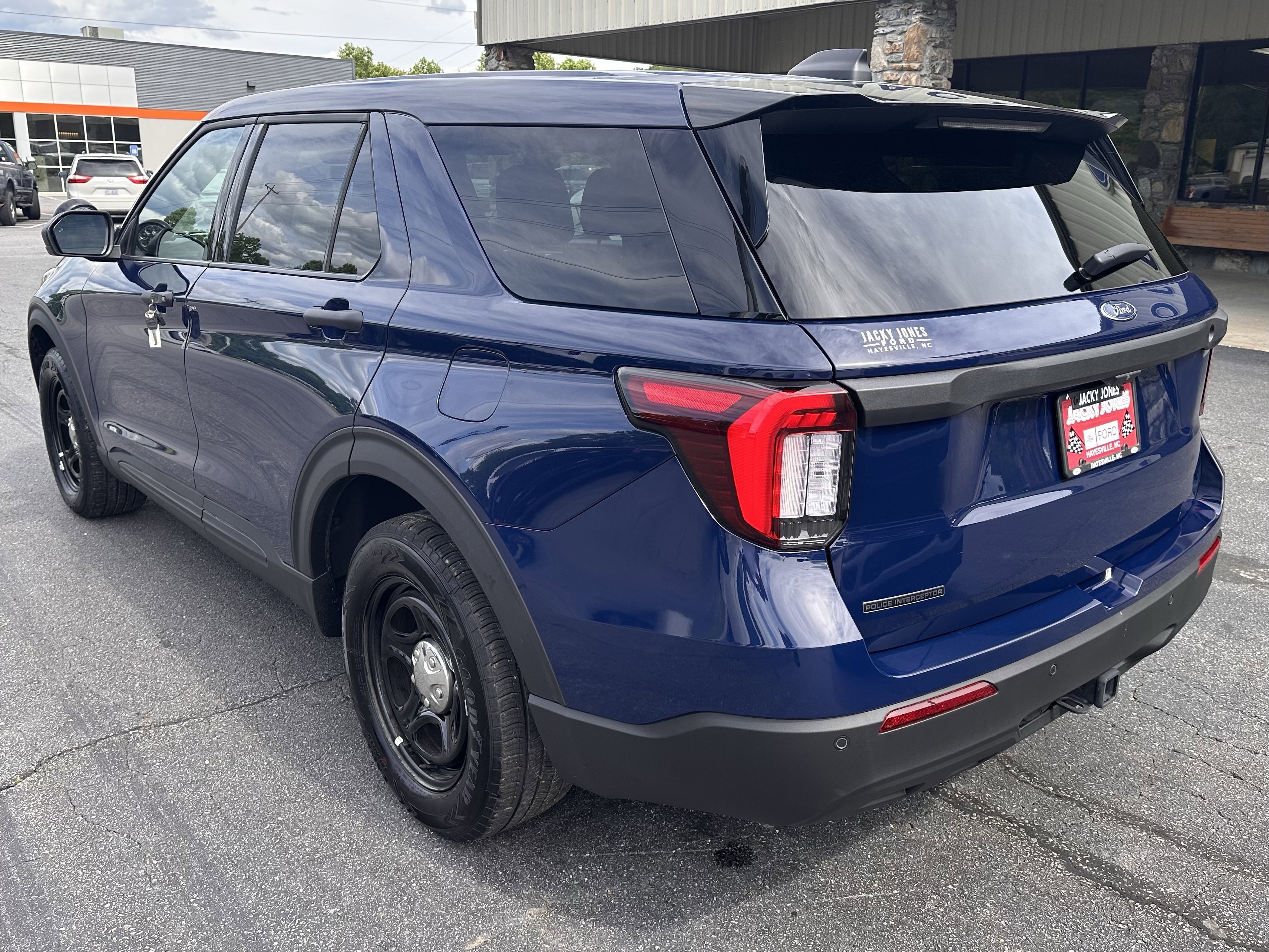 Used 2025 Dark Blue Ford AWD image 9