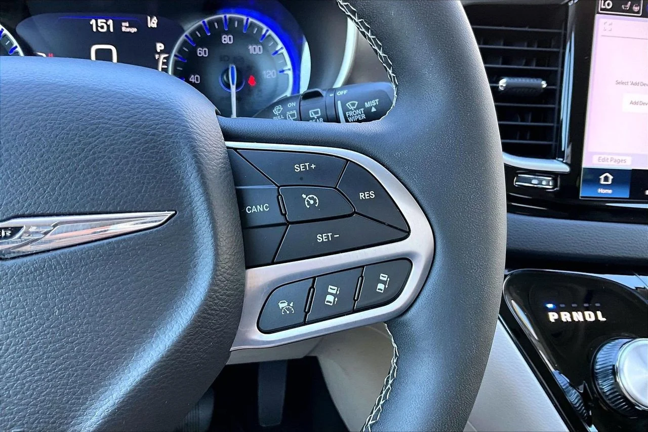 Used 2024 Silver Chrysler Touring L image 29