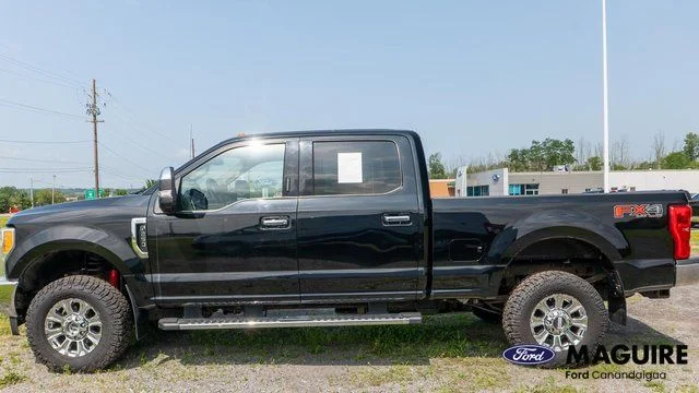 Used 2017 Black Ford XLT image 9