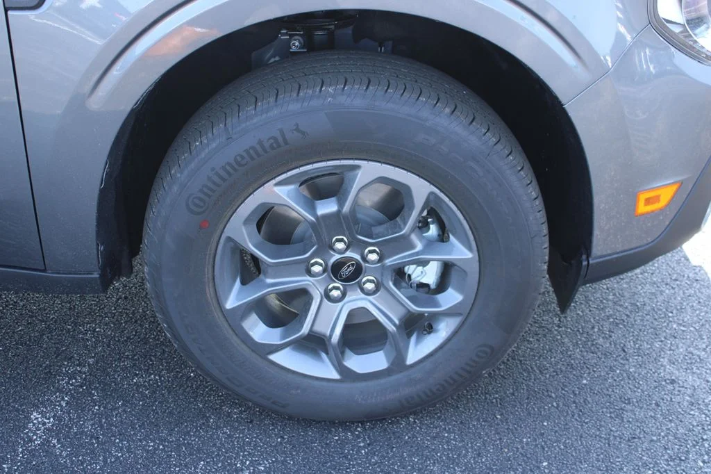 New 2026 Carbonized Gray Metallic Ford XLT image 17
