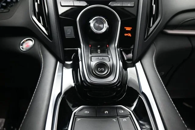 Used 2019  Acura Technology Package image 12