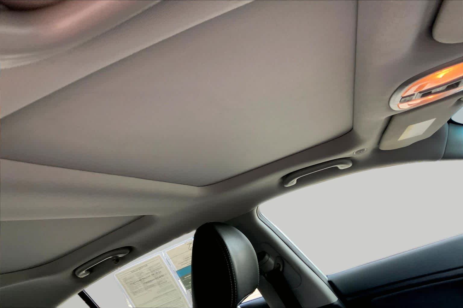 Used 2012 Snow White Pearl Kia SX image 11