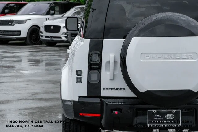 New 2026 Fuji White Land Rover X-Dynamic SE image 52