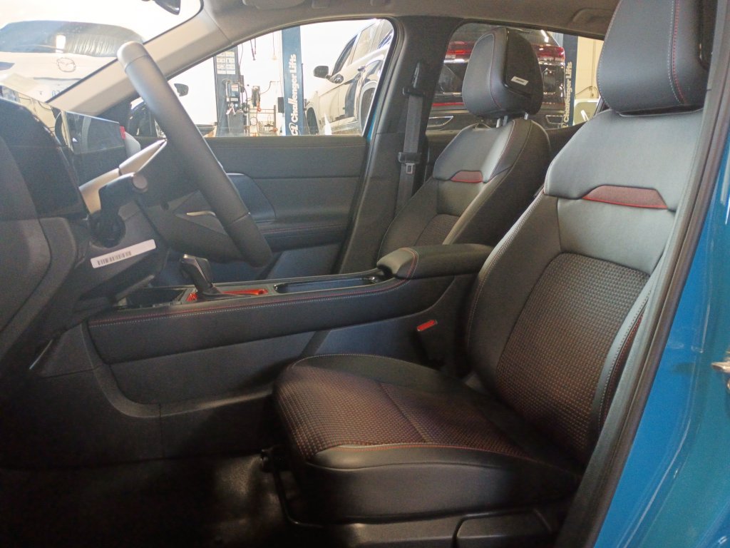 New 2027 Blue Metallic Nissan SR image 12