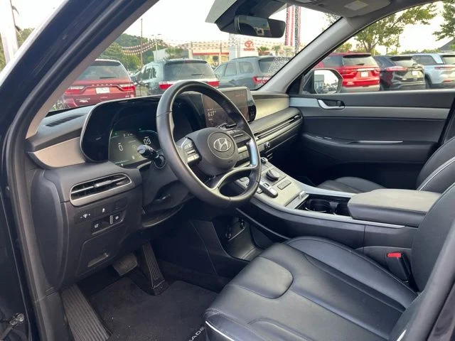 Used 2025 White Hyundai SEL image 6