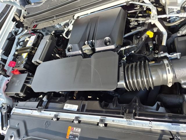 Used 2024 Summit White Chevrolet ZR2 image 34