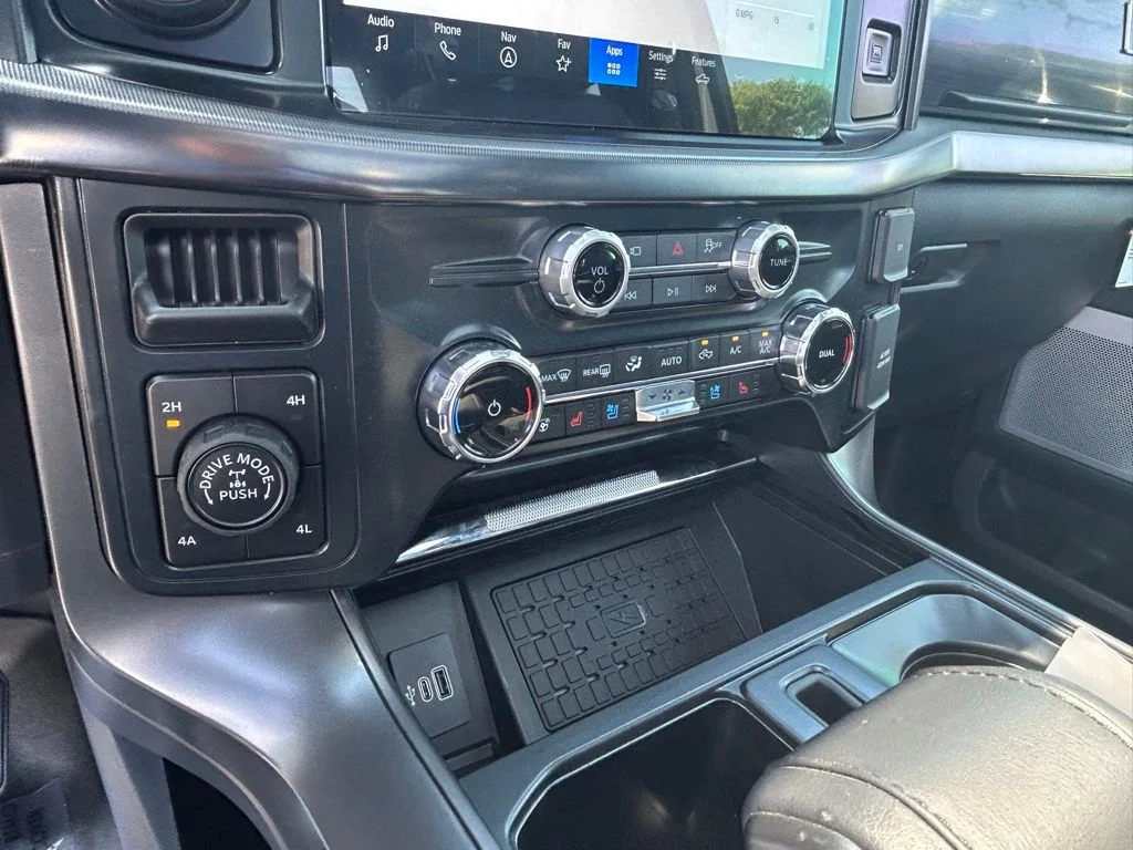 New 2026 Oxford White Ford Lariat image 42