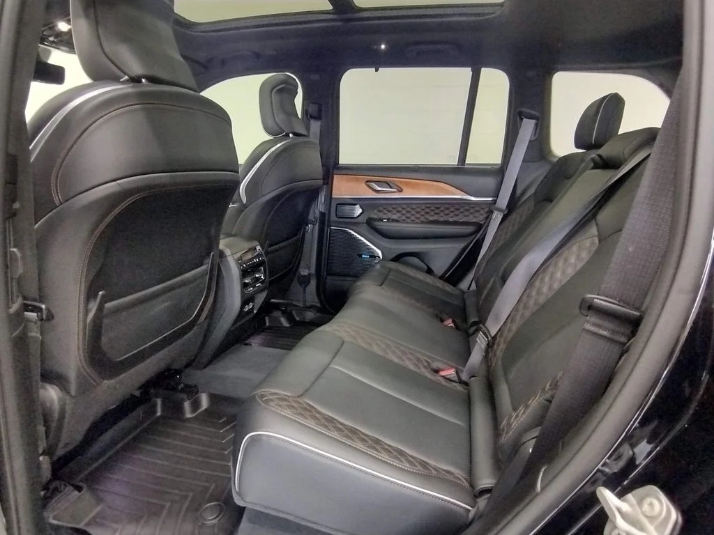 Used 2023 Black Jeep Summit Reserve 4xe image 31