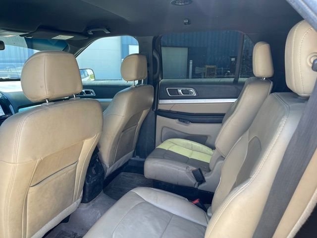 Certified Used 2017 White Gold Metallic Ford XLT image 4