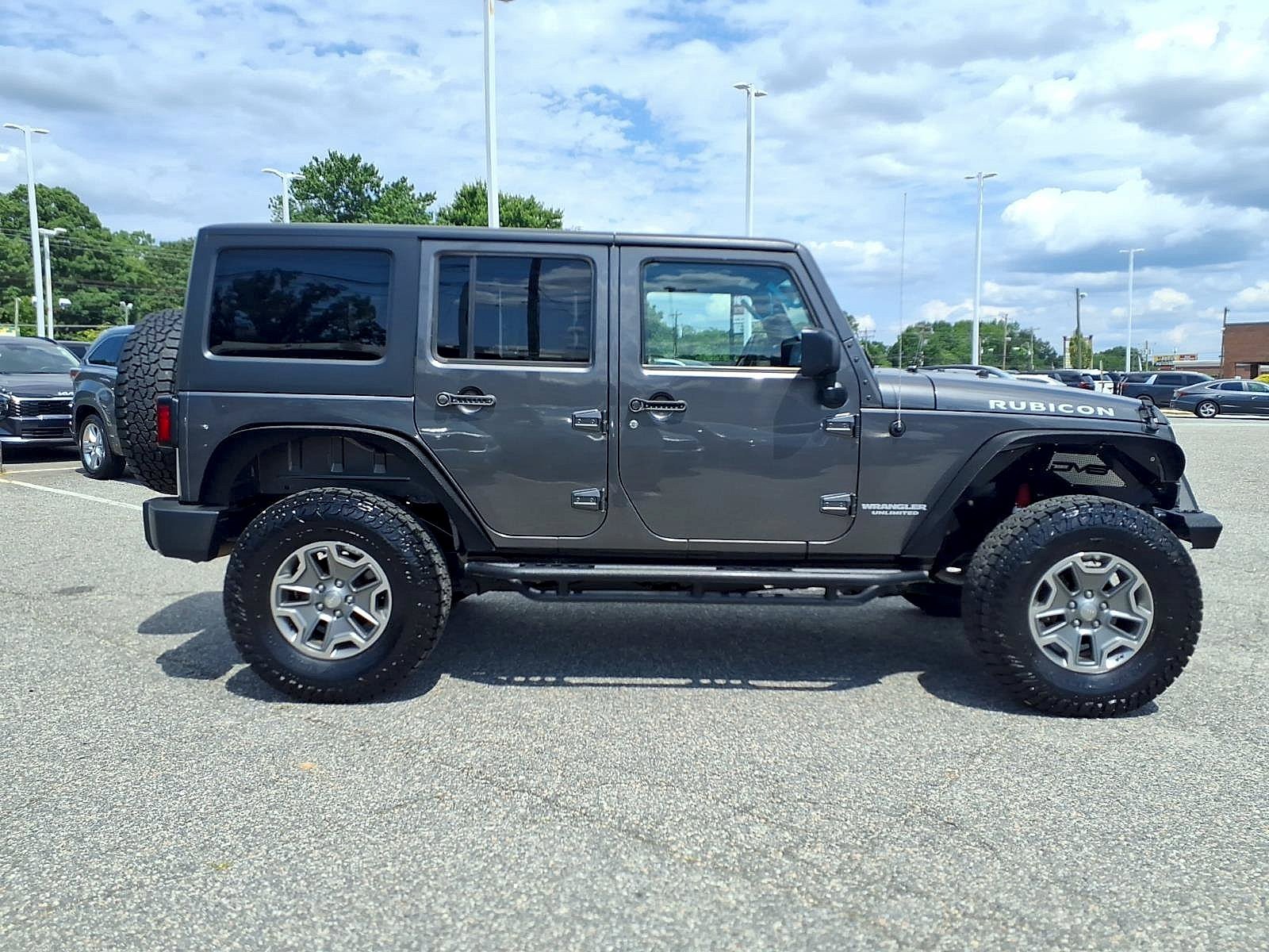Used 2017 Granite Crystal Metallic Clearcoat Jeep Rubicon image 25