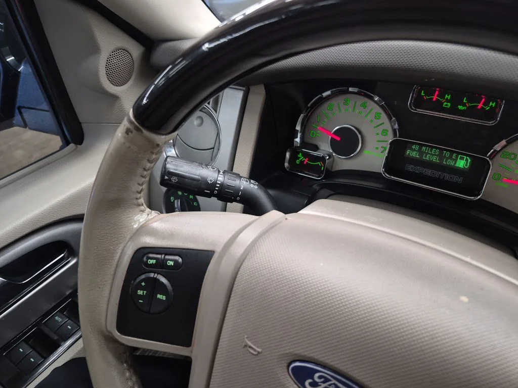 Used 2014 Tuxedo Black Metallic Ford Limited image 28