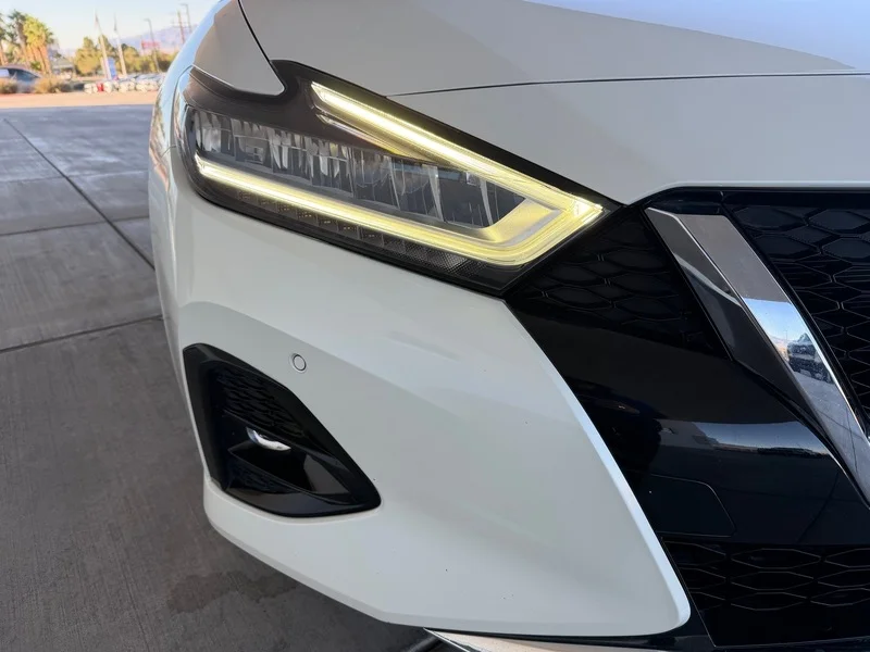 Used 2019 Pearl White Trico Nissan Platinum image 24