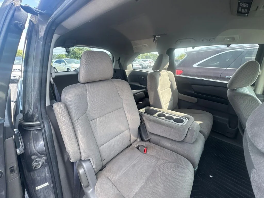 Used 2016  Honda SE image 7