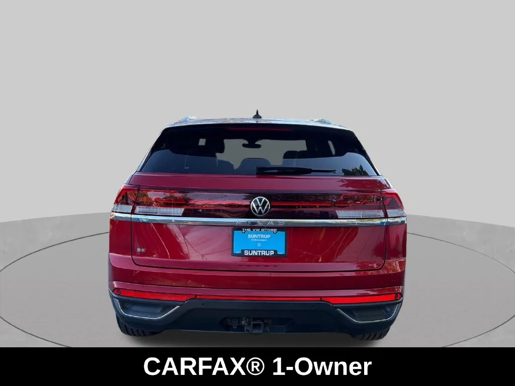 Used 2025 Blue Volkswagen 2.0T SE w/Technology image 4