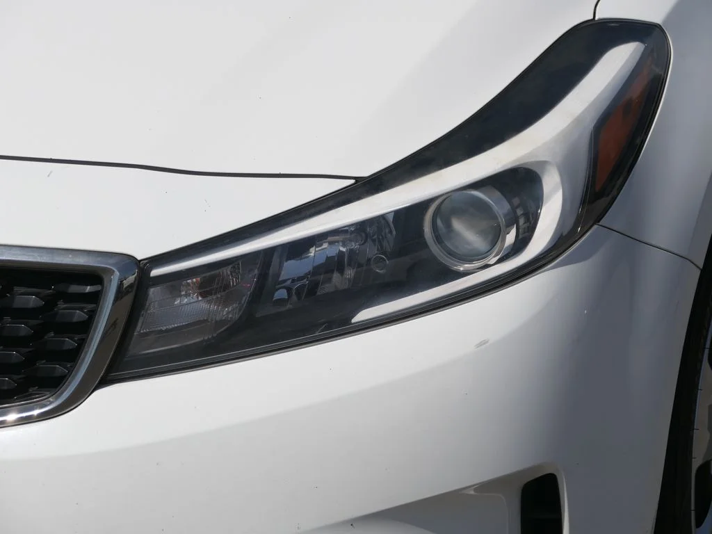 Used 2017 White Kia LX image 7
