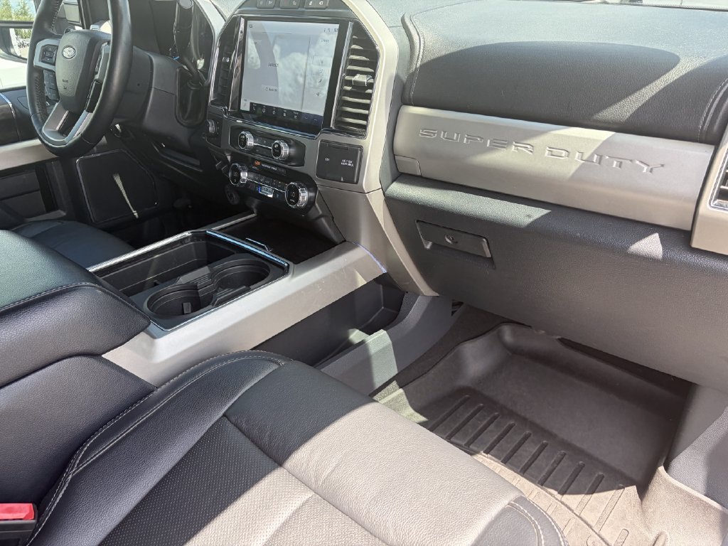 Used 2022 White Ford Lariat image 32