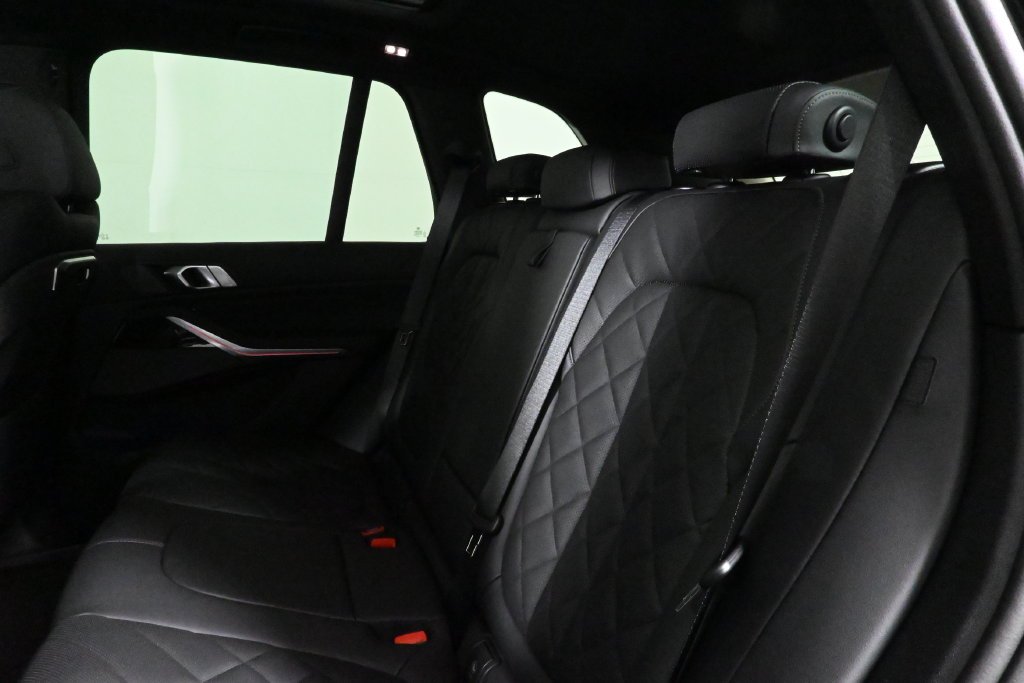Used 2026 Black BMW xDrive50e image 4
