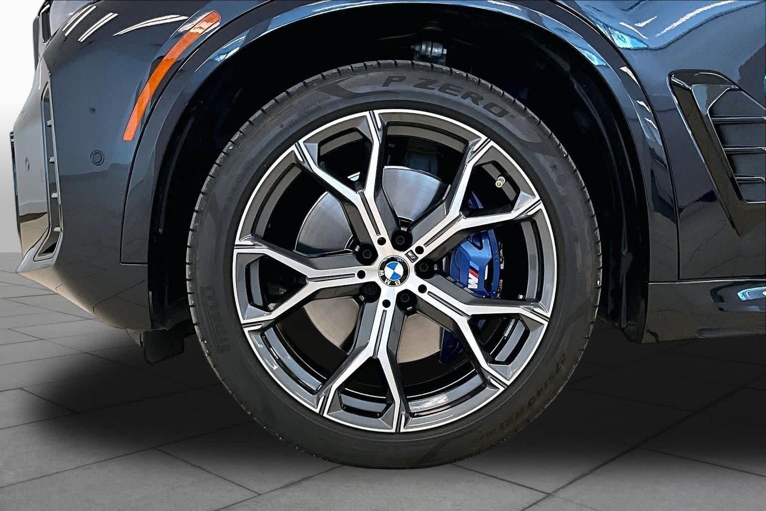 Used 2024 Carbon Black Metallic BMW xDrive40i image 10