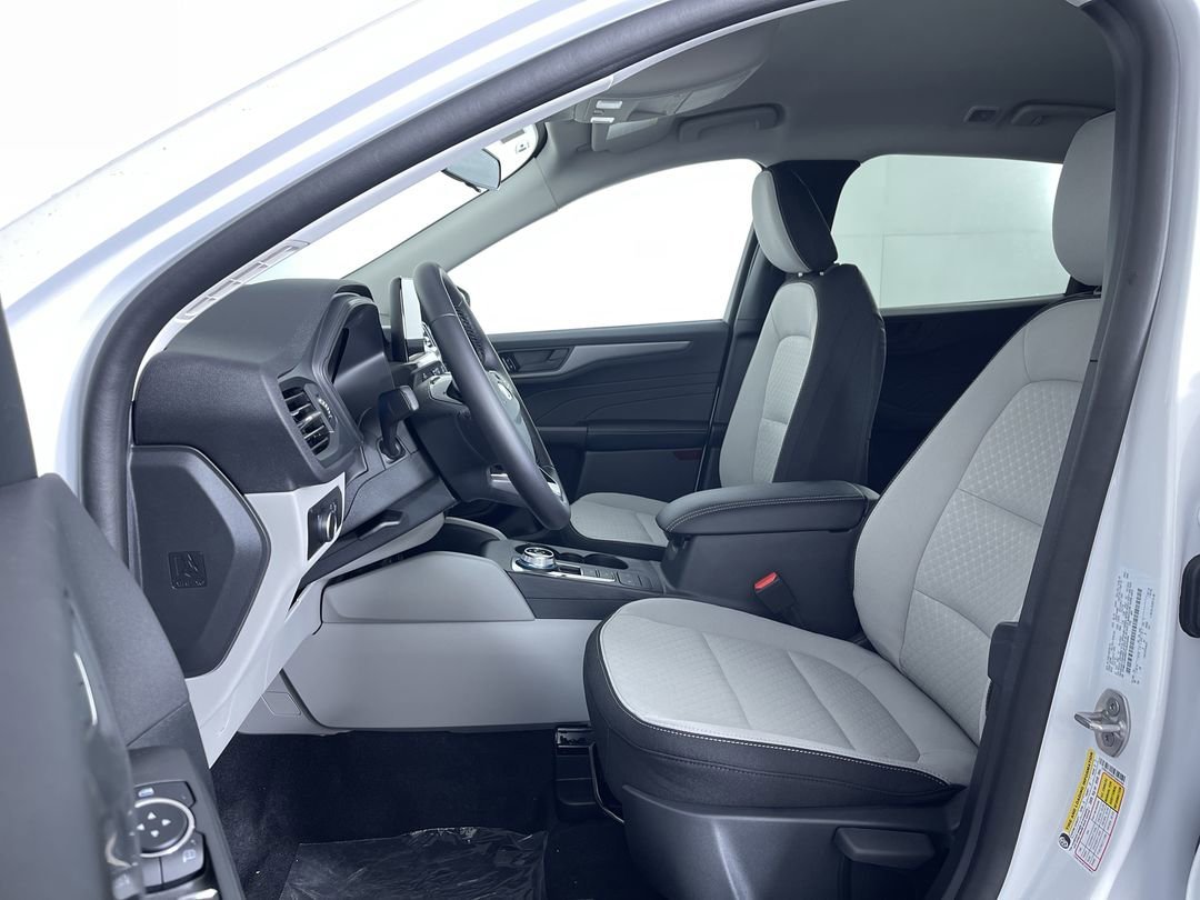 New 2026 Oxford White Ford Active image 15