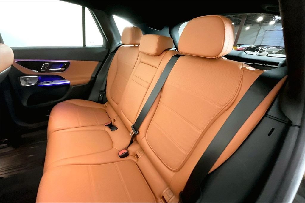 Used 2026 Brown Mercedes-Benz GLC 300 image 18
