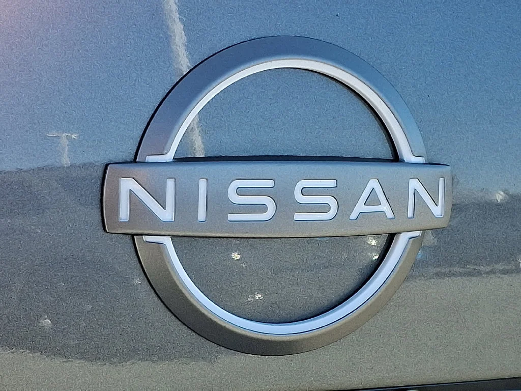 Used 2024 Gray Nissan S image 29