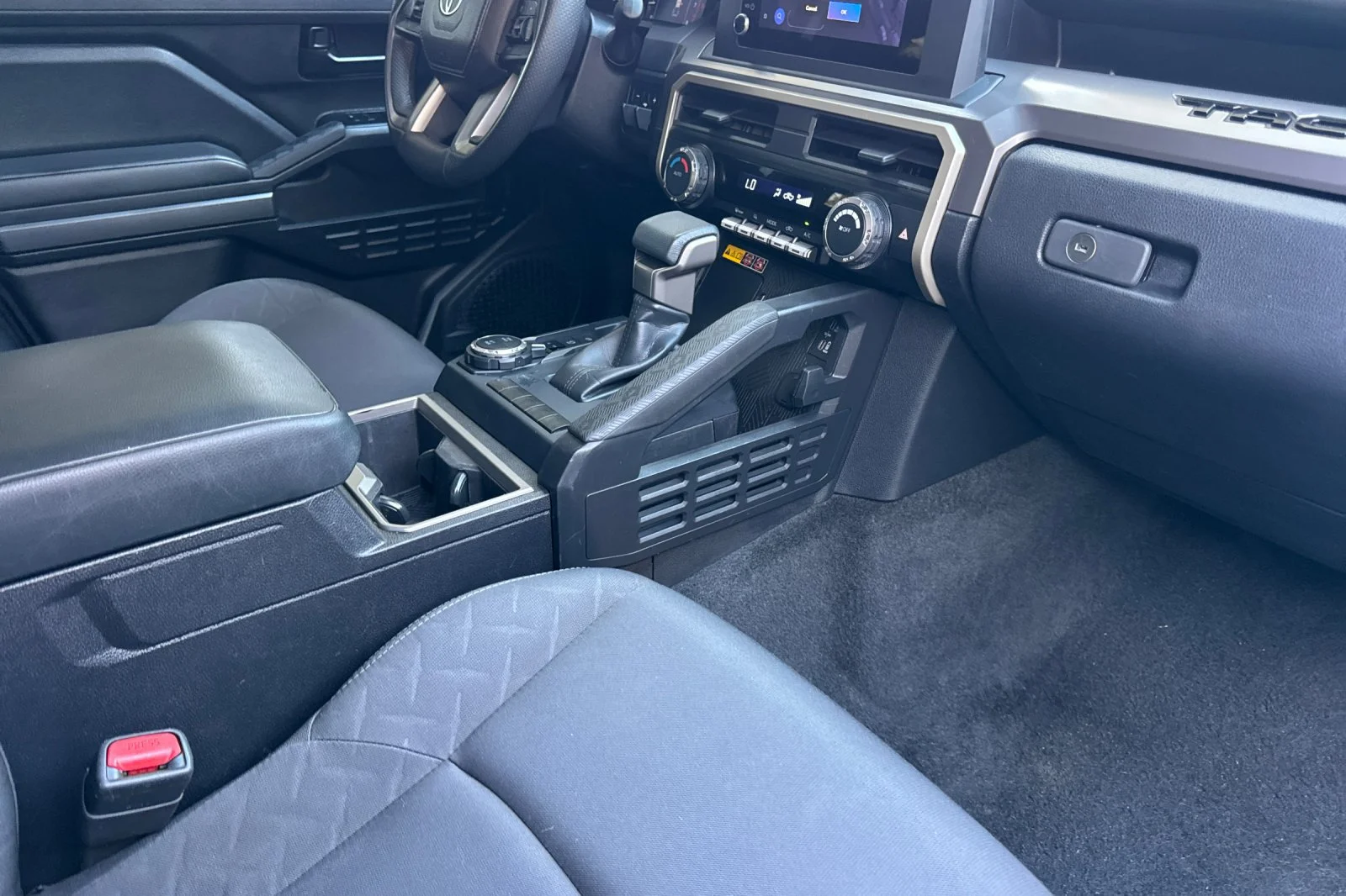 2024 Toyota Tacoma SR5 - Photo 21