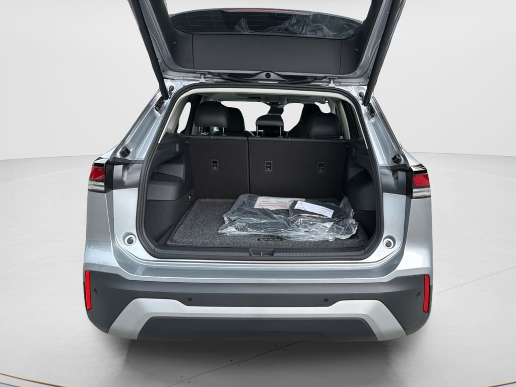 New 2026 Pyrite Silver Metallic Volkswagen 2.0T SE image 35