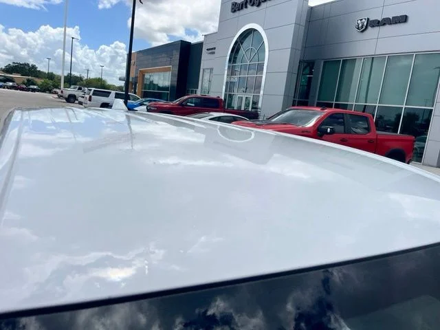 Used 2024 White GMC SLE image 9