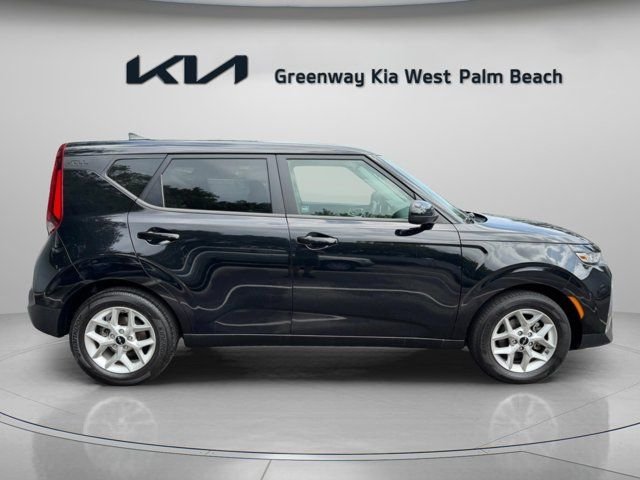 Used 2022 Black Kia LX image 8