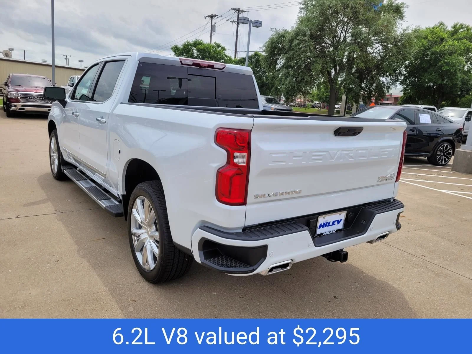 New 2026 Polar White Tricoat Chevrolet High Country image 3