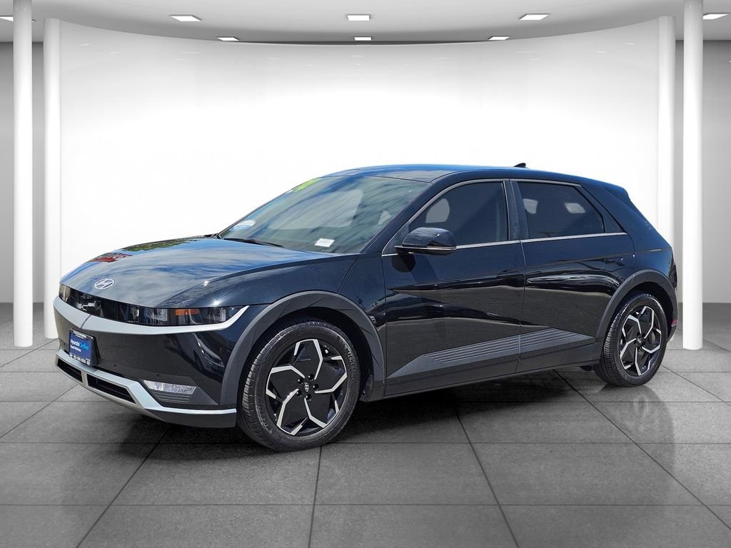 Certified Used 2024 Black Hyundai SEL image 3