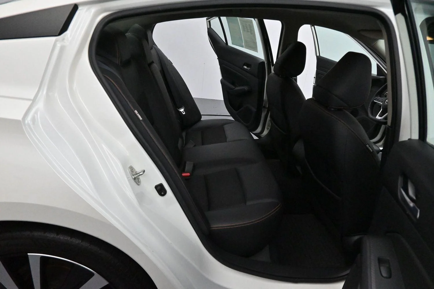 Used 2020 Pearl White Tricoat Nissan 2.5 SR image 28