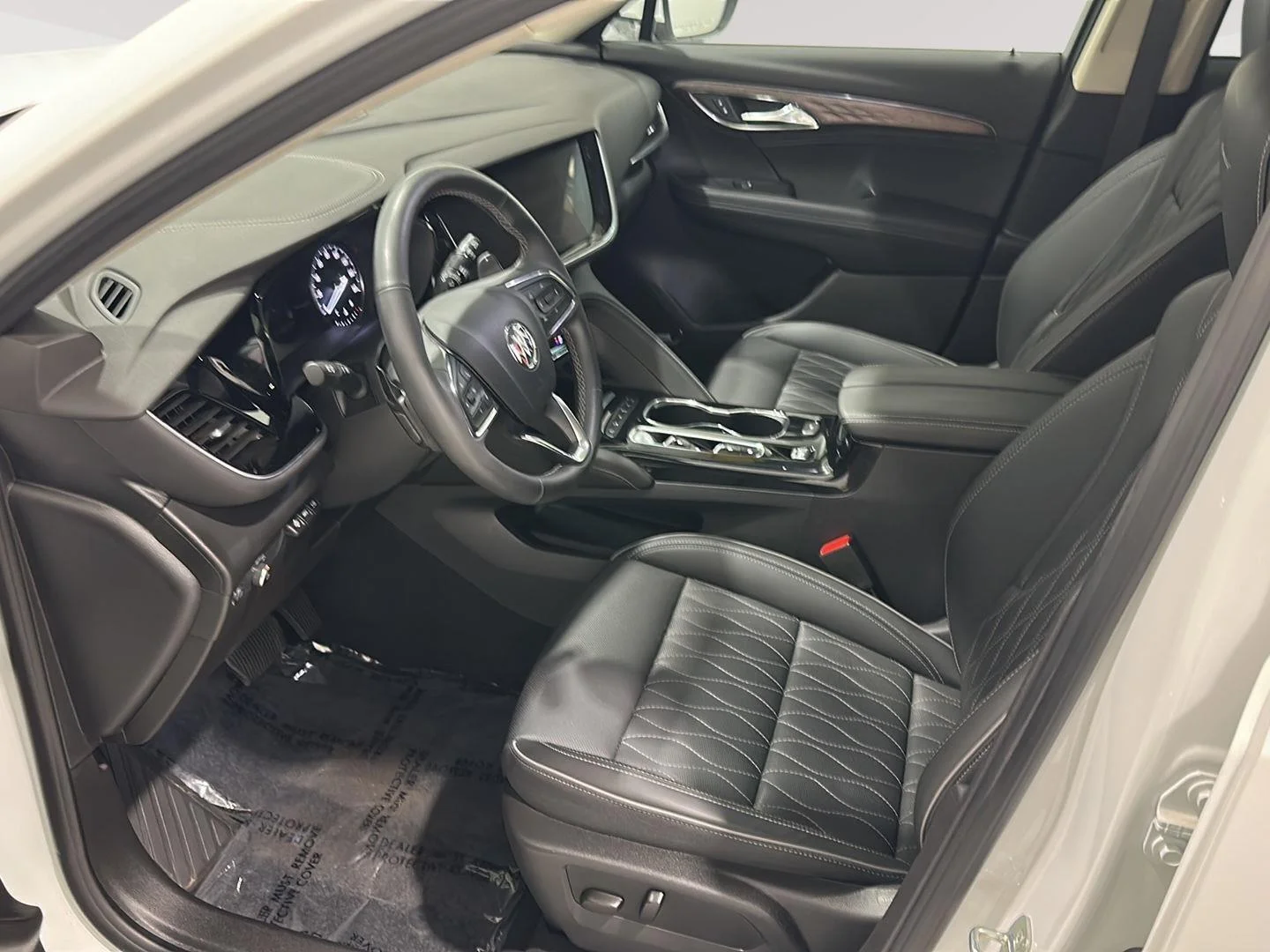 Used 2022 SUMMIT WHITE Buick Avenir image 19