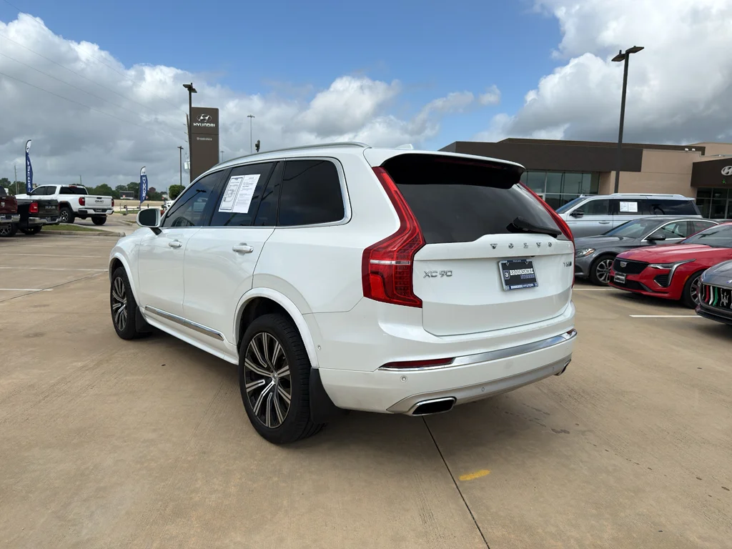 Used 2020 Crystal White Metallic Volvo Inscription image 8
