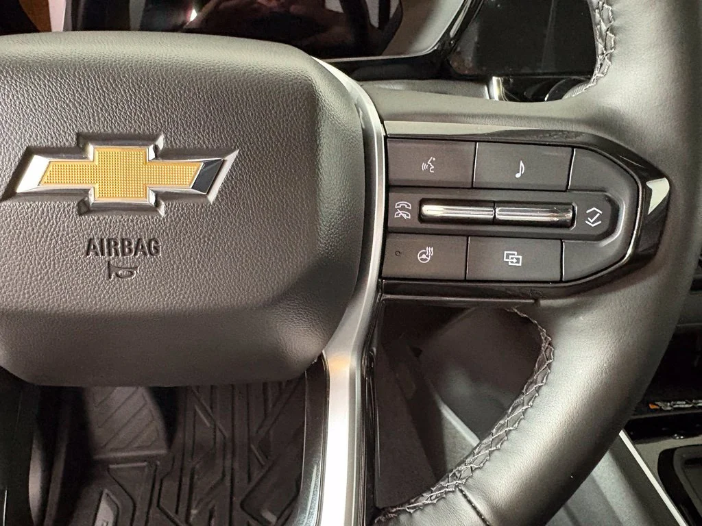 Used 2025 Gray Chevrolet LT image 29