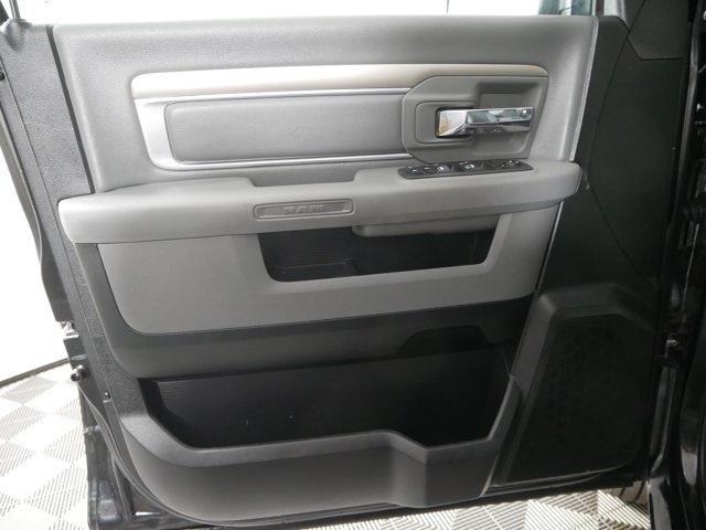 Used 2018 Black Clearcoat Ram Crew Cab SLT image 8