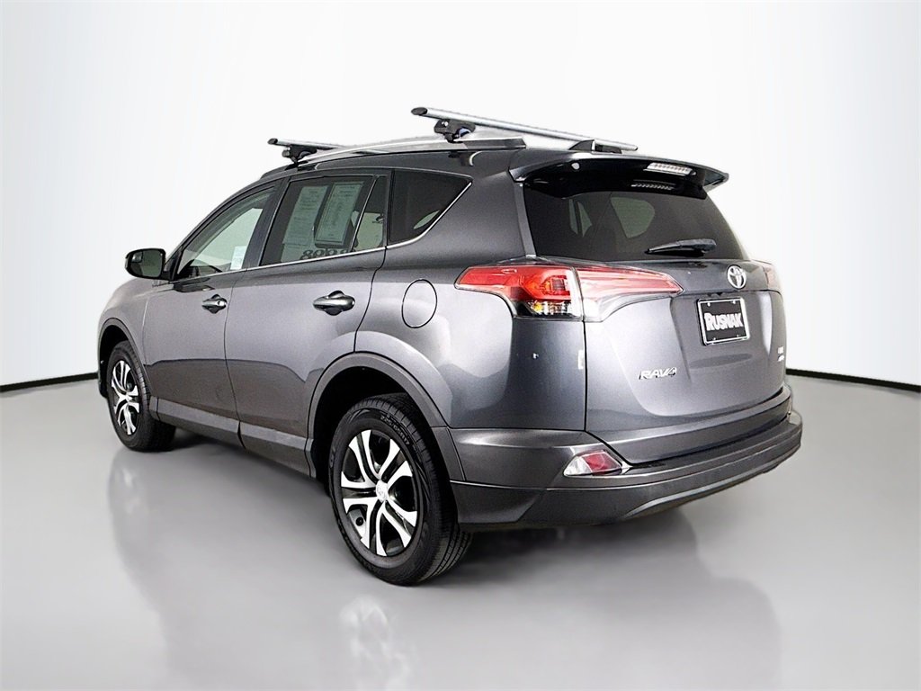 2018 Toyota RAV4 LE photo 2