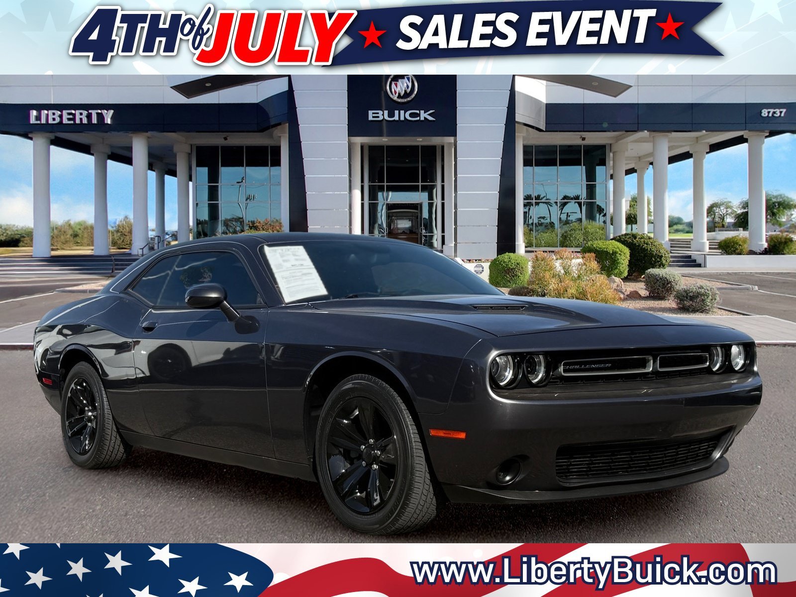 2016 Dodge Challenger SXT's photo