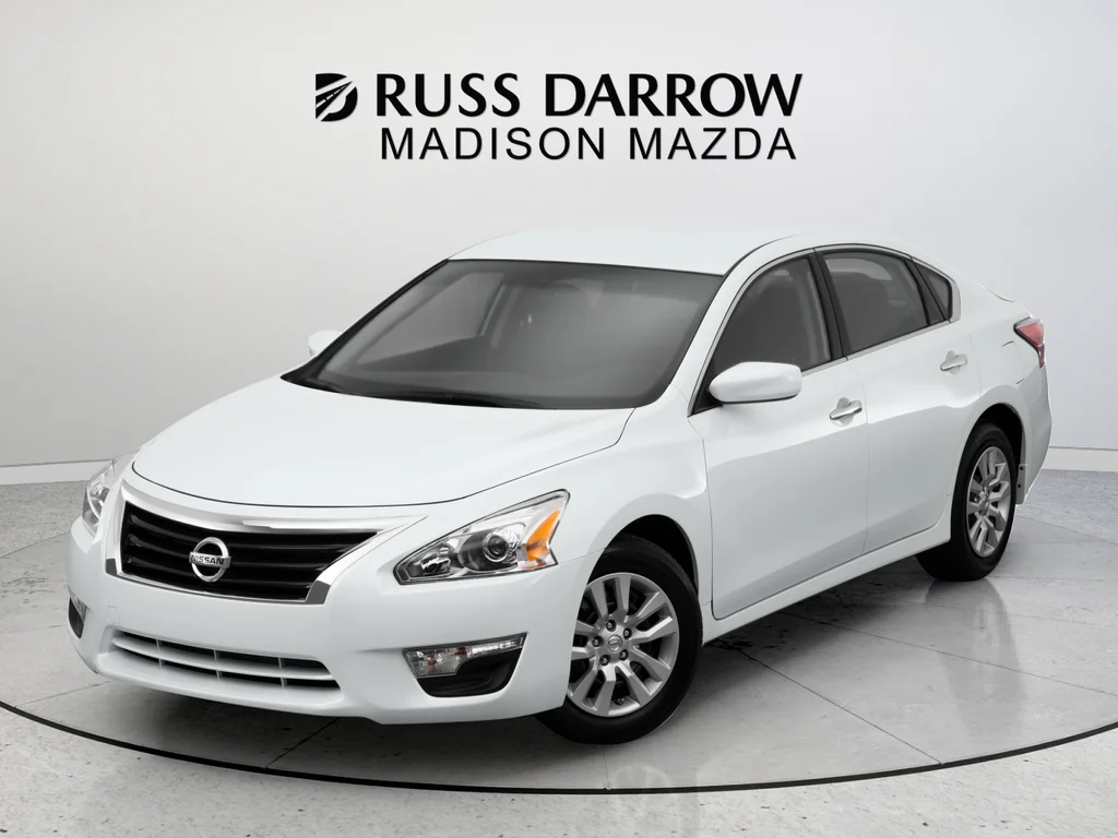 Used 2015 White Nissan 2.5 S image 8