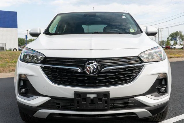 Used 2023 White Buick Preferred image 3