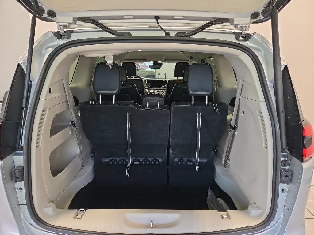 Used 2023 Silver Chrysler Touring L image 12